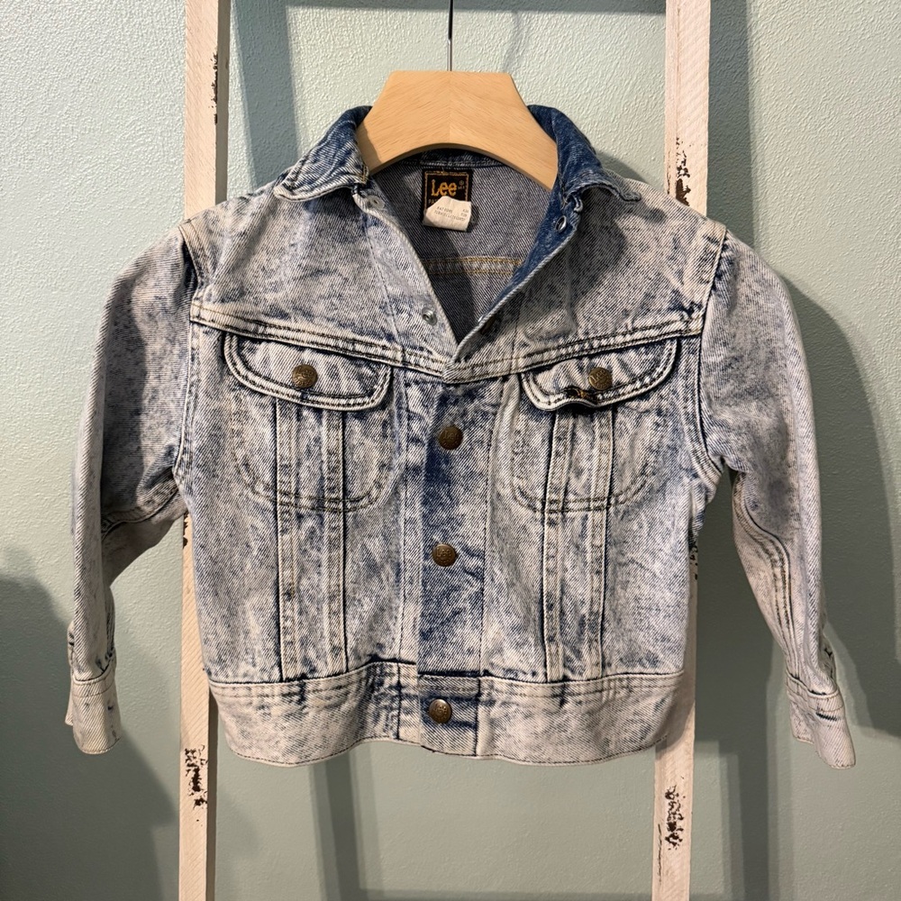Vintage Lee Kids Light Acid-Wash Denim Jacket - Blue/White Size 6